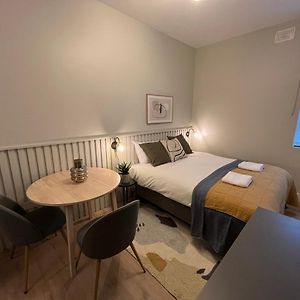 Studio met een King Size Bed